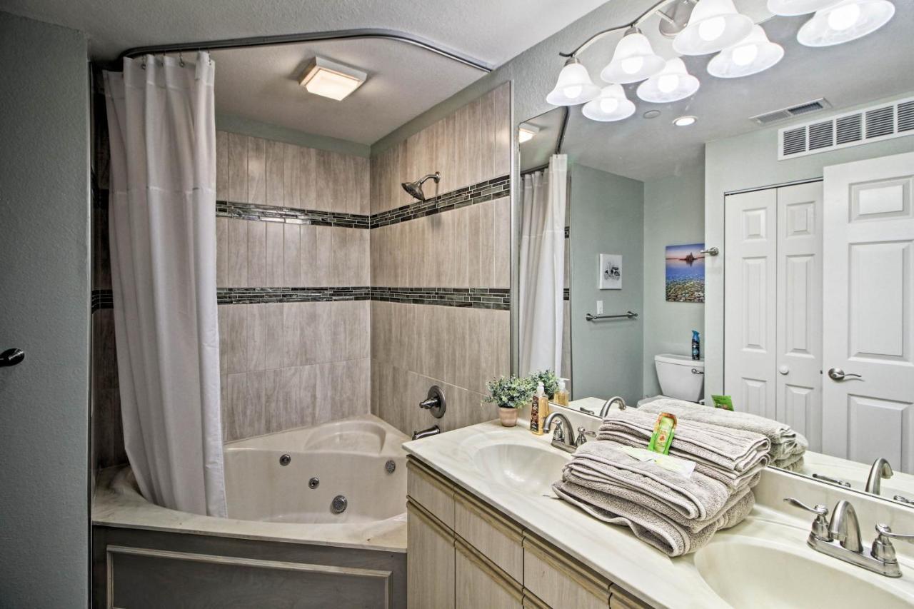 Updated Lake Taneycomo Condo With Screened Porch! Брэнсон Экстерьер фото